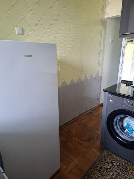 Xamma waroilari bn yangi remontdan ciqqan faqat  4ta student