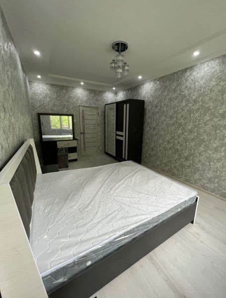 Yunusobod  "Megaplanet" savdo markazi yonida<br />
Sharoit: 