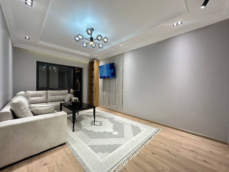 Ойбек Фидокор 4 комнт г Сдаётся добрая квартира новостройке