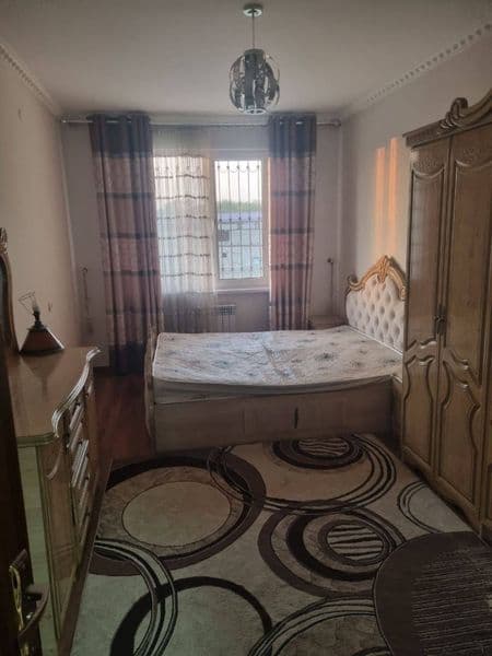 Yangi choshtepa 3 xona 4- etaj arenda<br />
Faqat oilaga ber