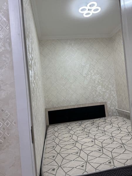 Ahmaddonish metroni oldida bir hona ikki hona qilingan arend — фото 5