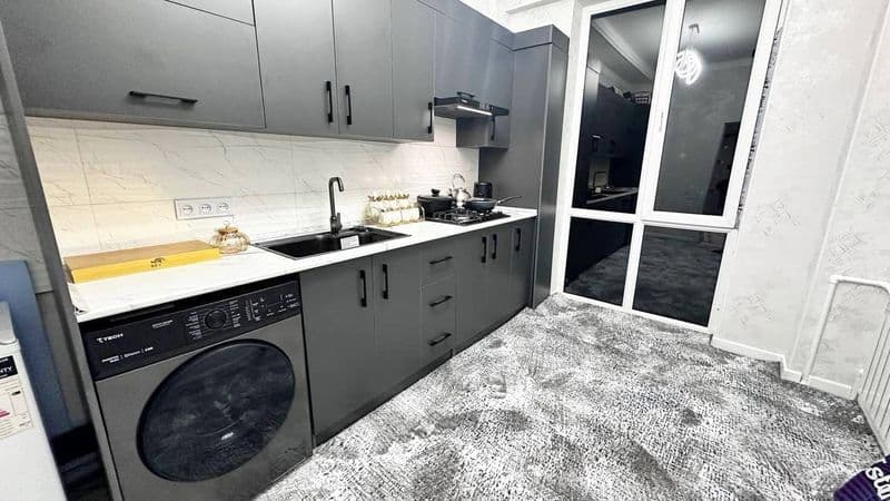 Спокойный район с развитой инфраструктурой.<br />
Квартира ч — фото 2