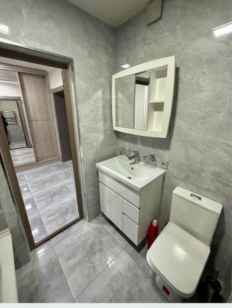 Рядом есть: рестораны, кафе,детский сад,стоянка,больницы, по — фото 5