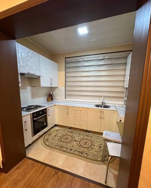 Сдается 2 комнатная квартира на 1 этаже на массиве Карасу 1.