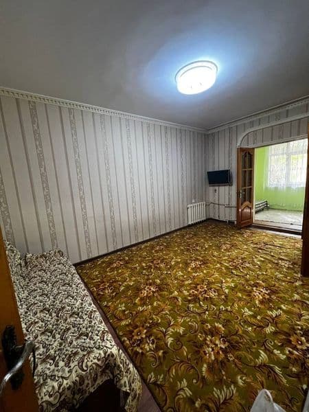 Средний ремонт<br />
Первый этаж 4 этажный дом.<br />
Пешком — фото 3