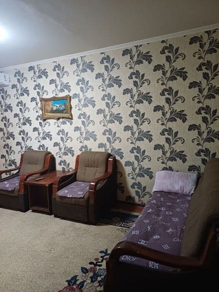 Срочно сдам в аренду квартиру однакомная, хорошая локация. В