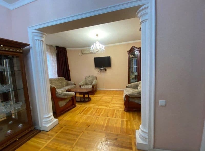 Сдаётся квартира на Ойбек<br />
Возле метро "Ойбек"<br />
Ко — фото 3