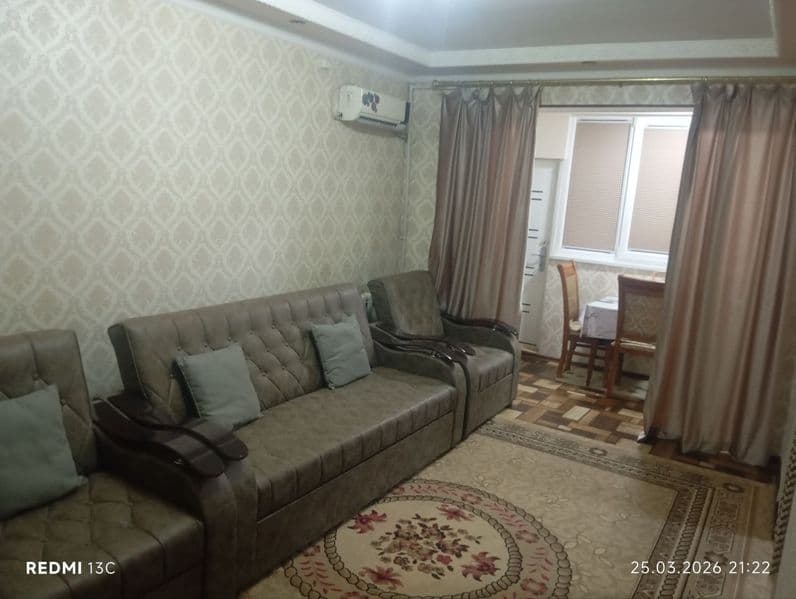 Сдаю 1 в 2х комнатную на 1 этаже в 4х этажном доме.<br />
До