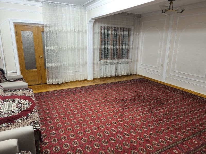 Сдаётся просторная 5-комнатная квартира в удобном районе. Кв