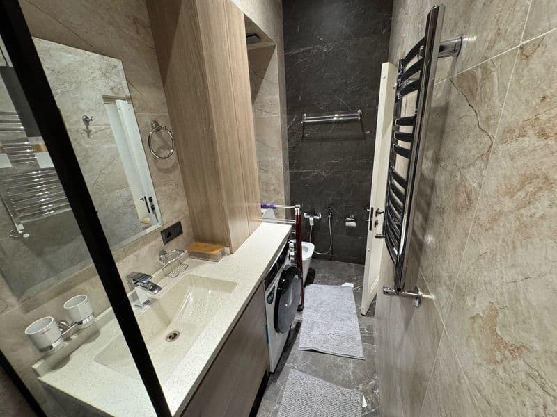 65 м² | 7 этаж<br />
Новый ремонт, никто не жил<br />
Веранд