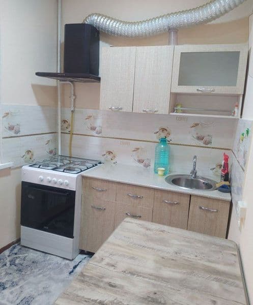 "Maksim Gorkiy" (B.I.Y) metrosining chiqishida.<br />
Uy hol — фото 3