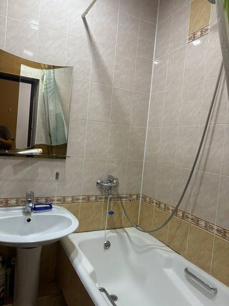 Квартирада яшаш учун қизлар  керак. Квартира тоза ва шинам, 