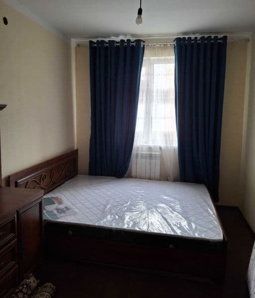 Chilonzor tumanida, Olmazor va Chilonzor metrosi yaqinida 1 