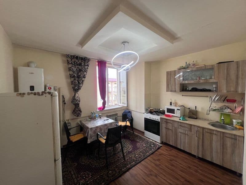 Сдам семейной паре можно с детьми. Ремонт средний.<br />
Без — фото 4