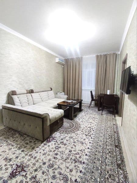 Чиланзар 8<br />
1/1/4<br />
400$<br />
Коммуналка отдельно