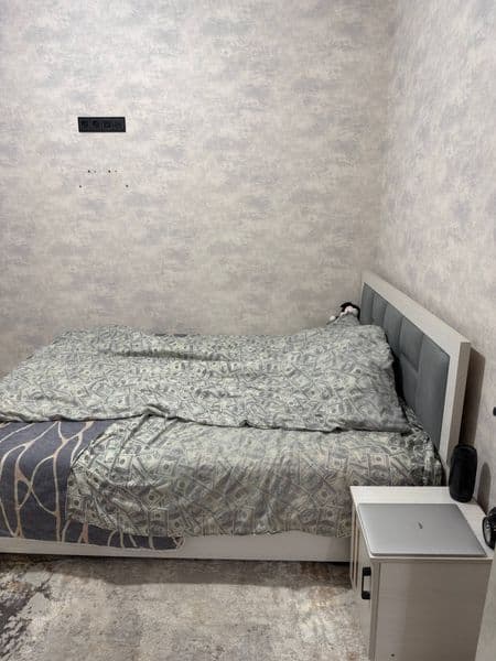 Oybek metro 3 minutlik masofada Joylashgan kvartira ijaraga 