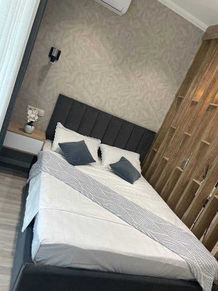 Сдаётся квартира в аренду на нрж Ойбек<br />
Город - Ташкент