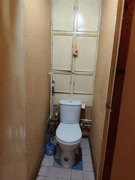 Yashnobot metroni oldida qizlarga ayollarga kvartira yosh oi