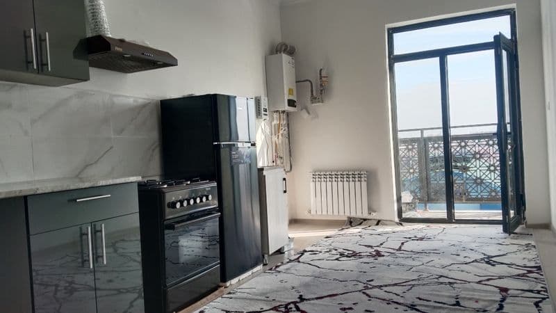 Uyda bor mebel gilam gaz plita xaladilnik. <br />
Lift bor x