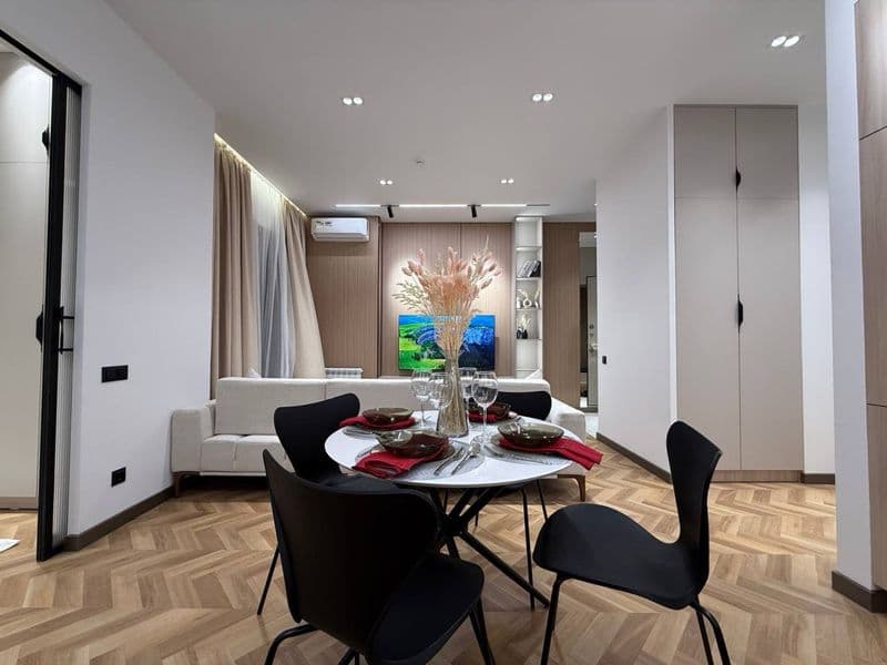 Мирабадский район <br />
Жк NRG-Ойбек<br />
2/8/12<br />
65м