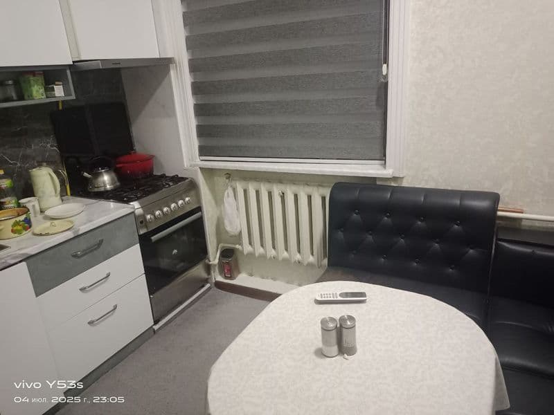 Сдам комнату яккасарайком районе женщине.<br />
Хона топшири