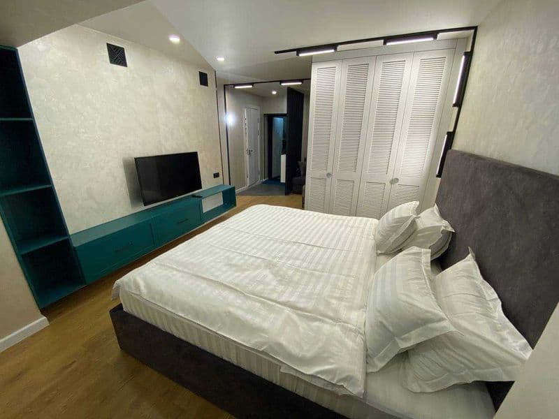 Мирабадский  район , прям круг ул айбека на против гостиница — фото 2