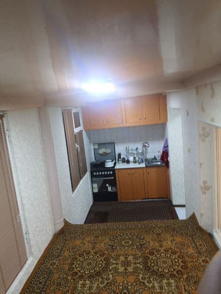 Arend farxadskiy bazar yonda<br />
2 xona 1 etaj <br />
2*6  — фото 4