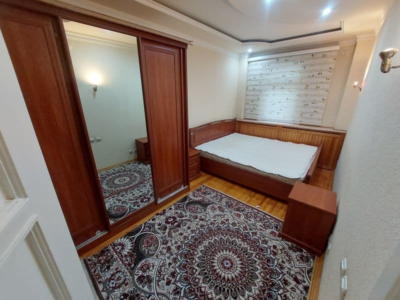 Oybek Ming o‘rik metroga 800 metr <br />
3 xonali kvartiraga