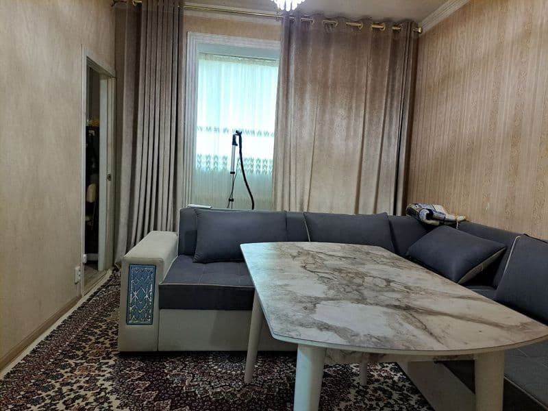 Сдам квартиру семейным или одиночкам или иностранцем на долг