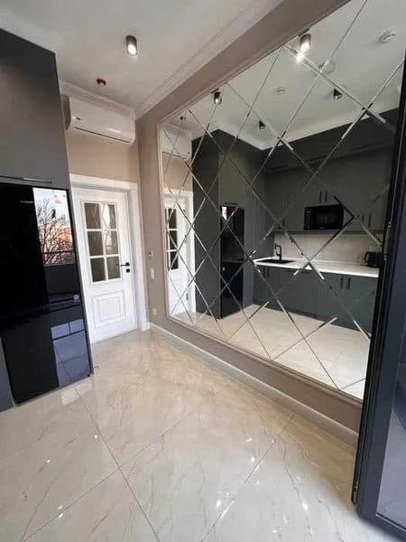 Район: Яккасарайский<br />
Адрес: Бабур<br />
<br />
• Комна — фото 5