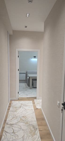 Новостройка,свежий евроремонт,(детская площадка,метро и част