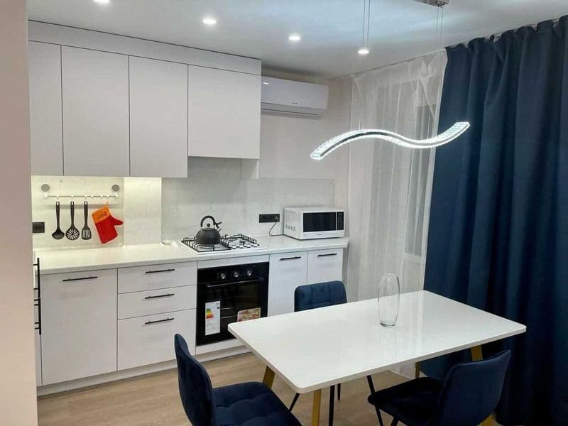 Сдаётся  квартира в центре на Айбеке <br />
Ориентир - м. Ай — фото 2