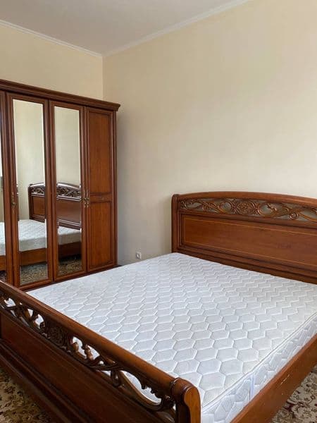 Сдаётся квартира  Шота Руставелли<br />
Магазин BOSCH<br />
