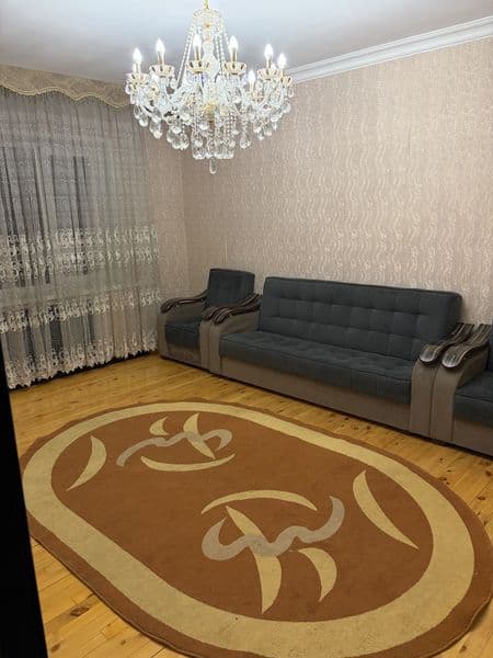 В центре, метро Ойбек.<br />
Вся необходимая мебель и техник