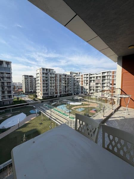 Аренда <br />
Garden’s residents <br />
<br />
Общая 100 м2<