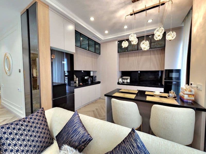 Комнат: 3<br />
Этаж: 5<br />
Этажность: 9<br />
Общая площа