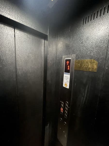 Eski qatortol dom 3 xona faqat oilaga beriladi