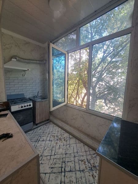 Chilonzor 10 kvartal korxona yonida 1 xona 2 xona qilingan u — фото 2