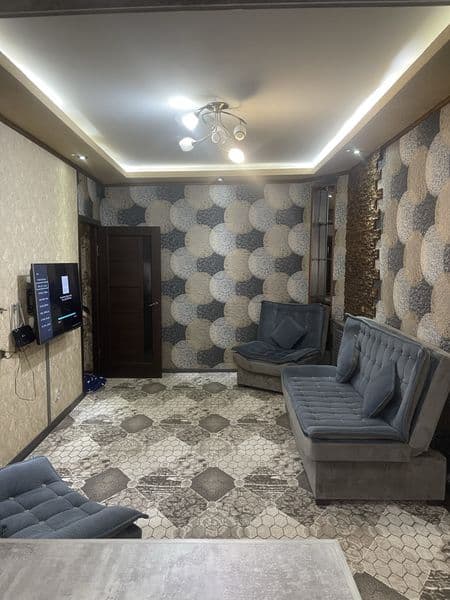 Сдается уютная квартира на долгий срок .<br />
2 х комнатная