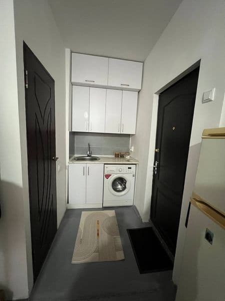 Только семя <br />
1 комната <br />
Бивщи общежит <br />
Шар