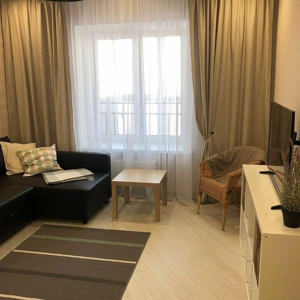 2х комнатная квартира <br />
<br />
На метро ойбек <br />
<b