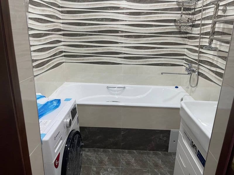 Сдаётся 2-х комнатная квартира в центре города в жилом компл — фото 5