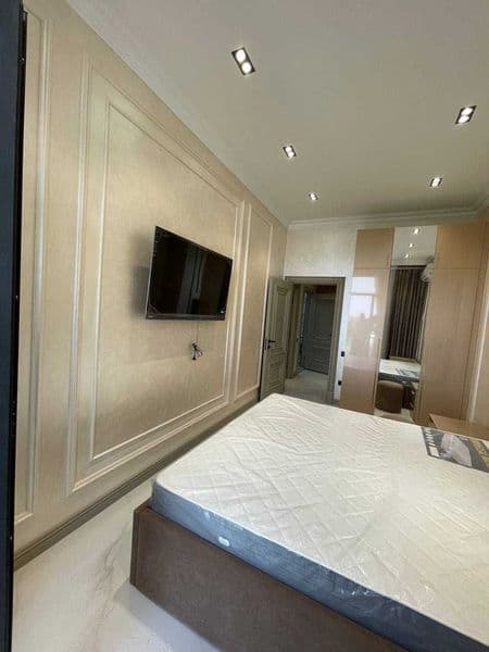 Мирзо Улуғбек метро бекати ва Бунёдкор стадиони яқинида жойл