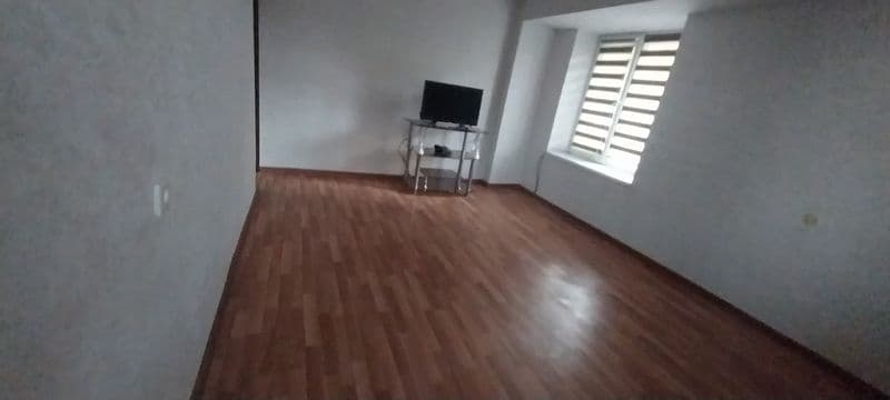 Аренда коракамиш 2.хонали оилага берилади расмдаги уй тоза р