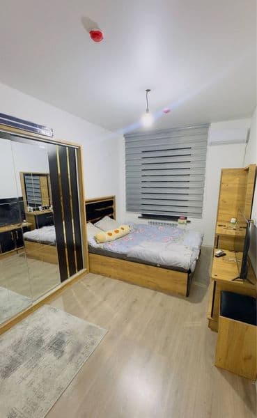 Sergeli Oʻzgarish metro yaqnida arenda 1 xona <br />
200$<br