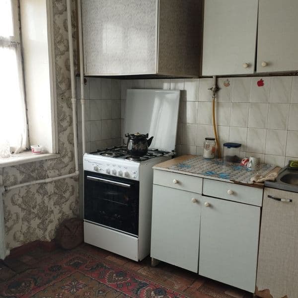 Сдаю 2/2/5 малогабаритка , на М.Горького ,метро Буюк ипак йу