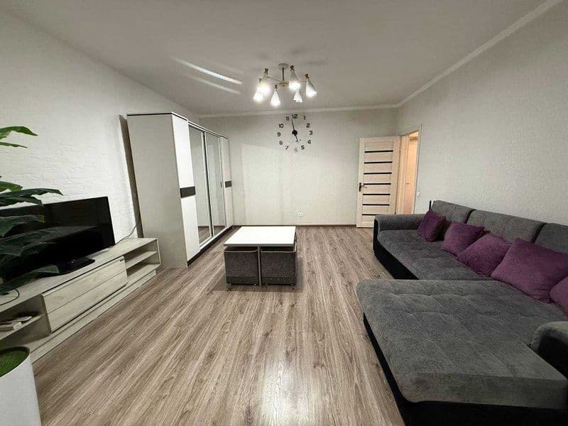 Аренда паркентский 2х комнатная, со всеми удобствами. 1 этаж