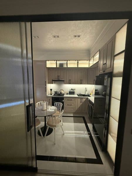 Arenda Qorasaroy passportni stol oldida <br />
3 xona novast — фото 4