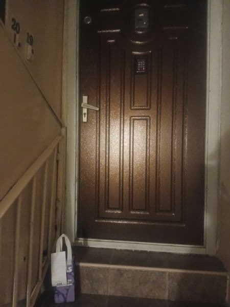 Uy 3 xonali. student bolla bor 4 kishi <br />
Yana 1 kishi o