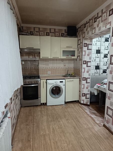 Юнсабод Селхоз универстите олдида <br />
Укийдиган ишлайдига